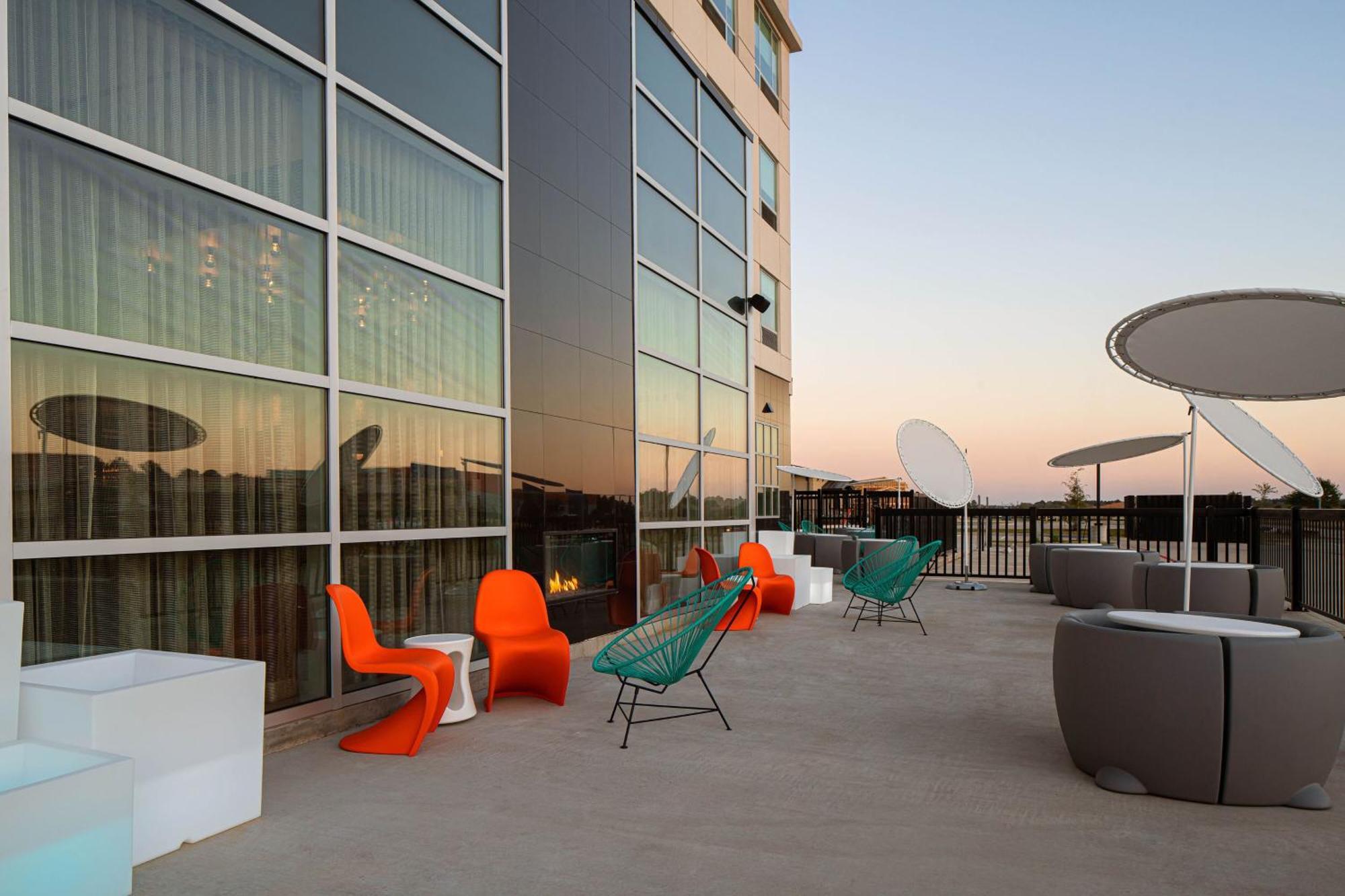 Отель Aloft Katy Mills Экстерьер фото
