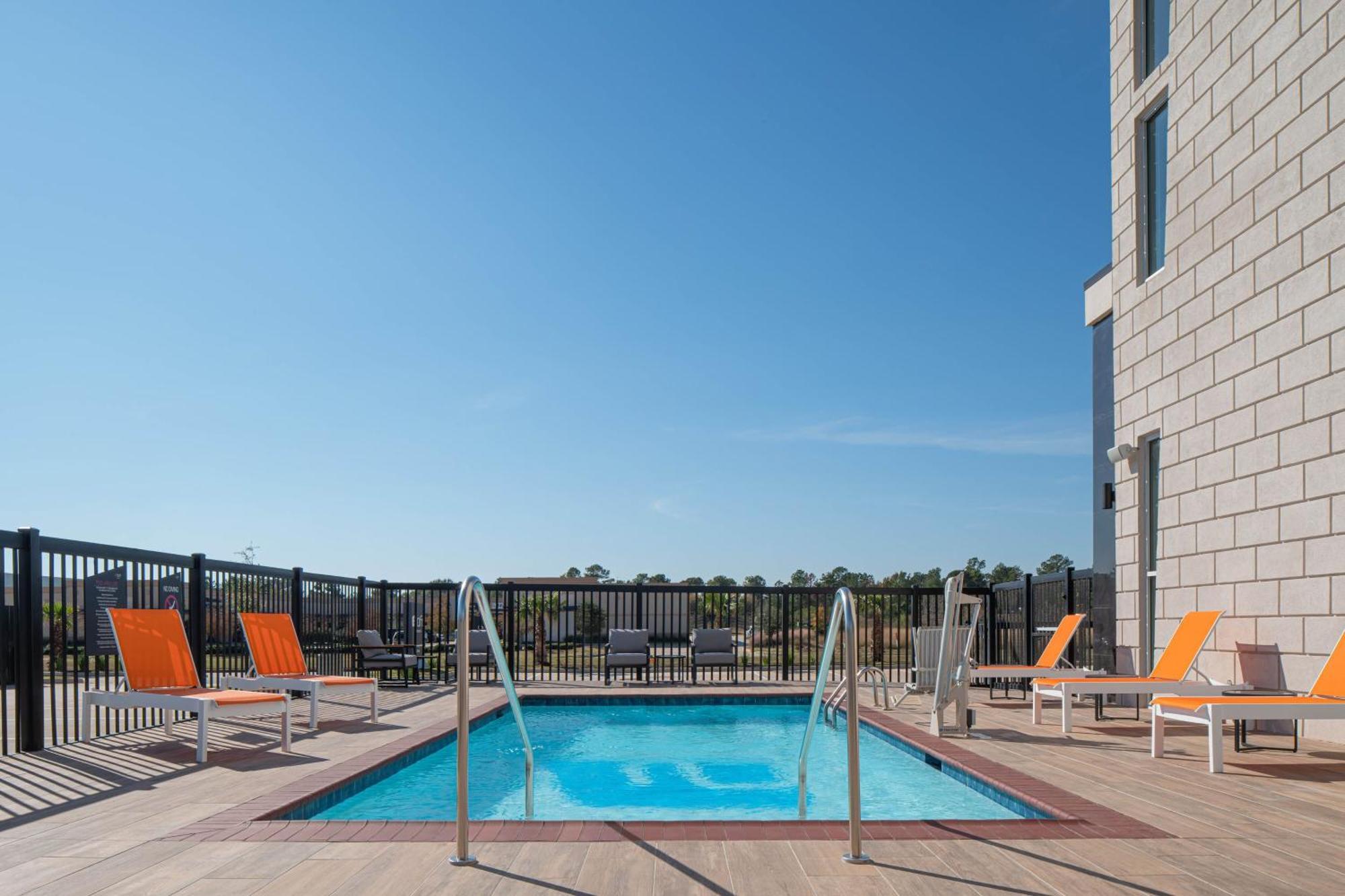 Отель Aloft Katy Mills Экстерьер фото